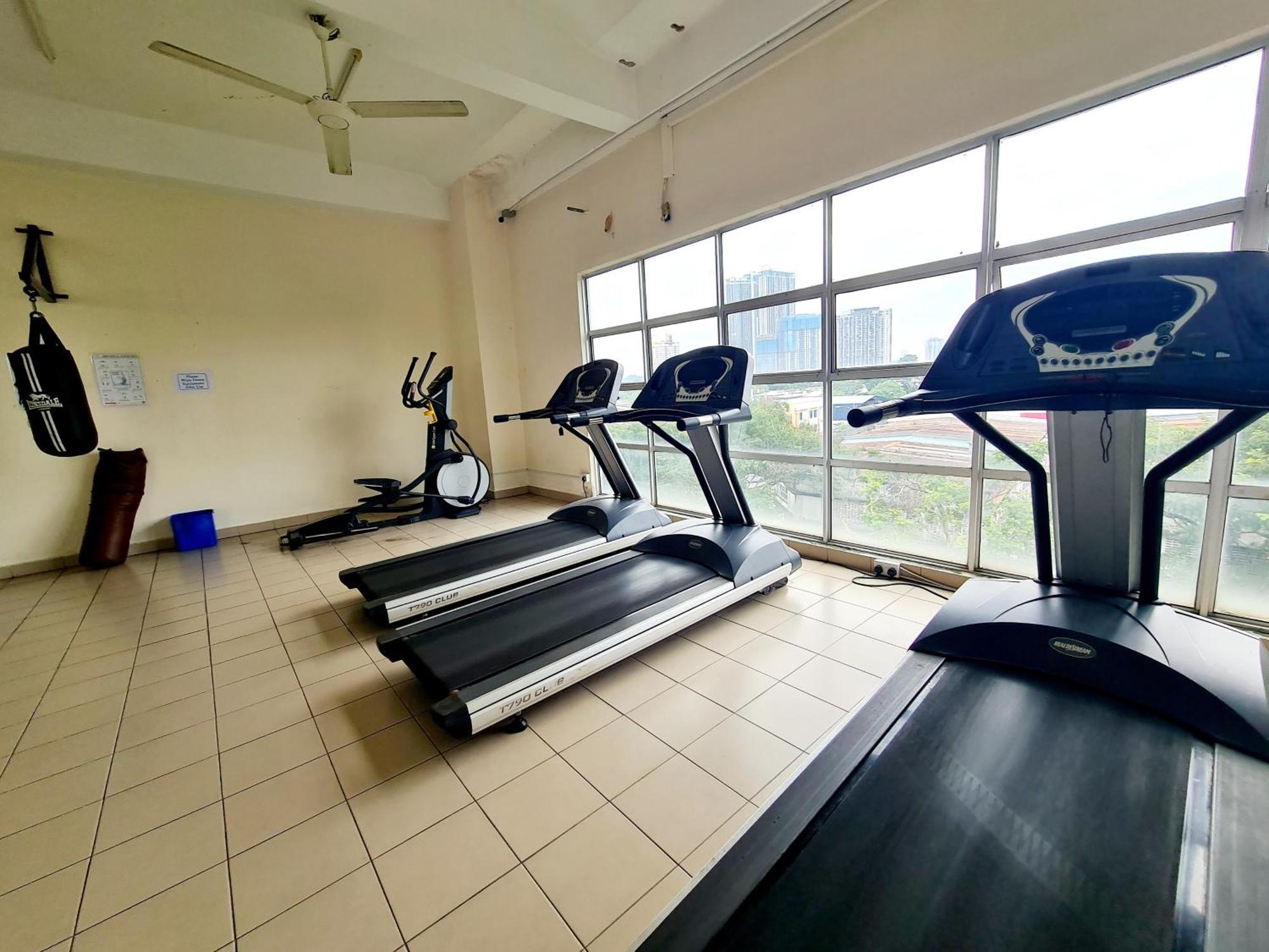 8 Guest 3 Oug E3 Old Klang Bkt Jalil Pavilion Stadium Mid Valley Bangsar Puchong Ioi * Kuala Lumpur
