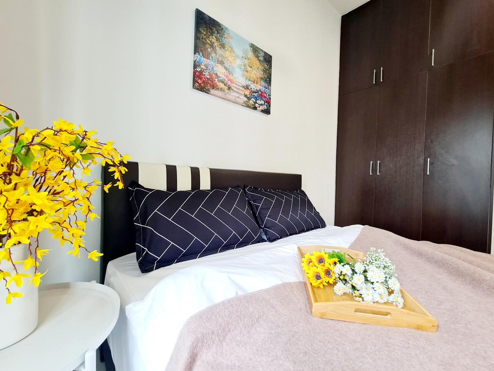 8 Guest 3 Oug E3 Old Klang Bkt Jalil Pavilion Stadium Mid Valley Bangsar Puchong Ioi Pangsapuri