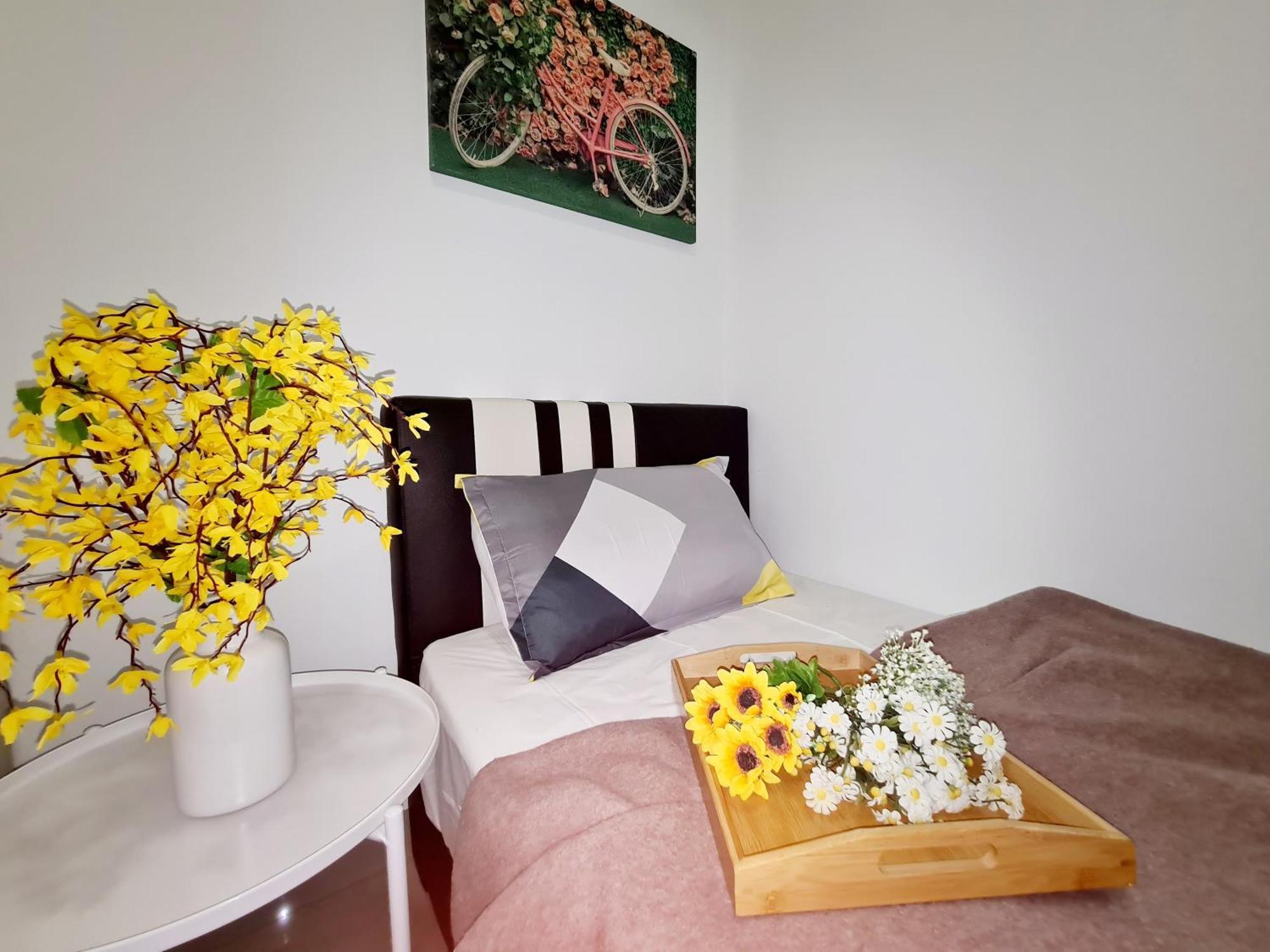 8 Guest 3 Oug E3 Old Klang Bkt Jalil Pavilion Stadium Mid Valley Bangsar Puchong Ioi